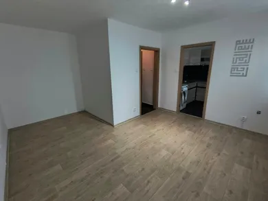 Na prenájom 1-izbový byt, 27 m², Martin, Košútska