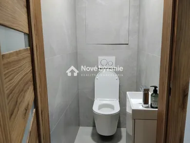Na prenájom 2-izbový byt, 55 m², Nitra, Pivovarská