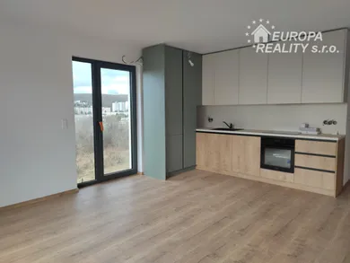 Byty na predaj 4-izbový, Bratislava-Karlova Ves · €489 900