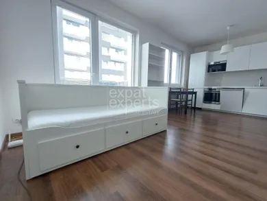 Na prenájom 1-izbový byt, 36 m², Bratislava-Ružinov, Jégého