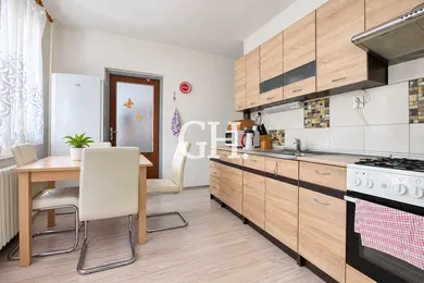 Na predaj 3-izbový byt, 75 m², Revúca, Magnezitárov