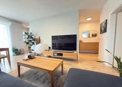 Na prenájom 2-izbový byt, 51 m², Bratislava-Ružinov