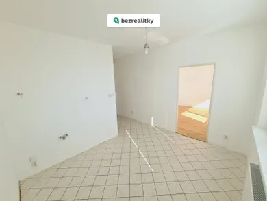 Na predaj 1-izbový byt, 30 m², Bratislava-Nové Mesto