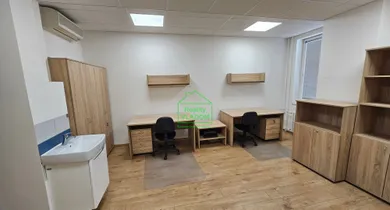 Na prenájom komerčné, 43 m², Prešov, Slovenská