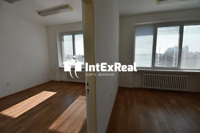 Na prenájom komerčné, 30 m², Galanta