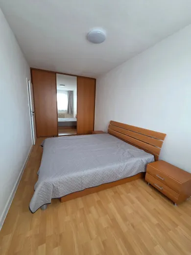 Na prenájom 2-izbový byt, 52 m², Bratislava-Petržalka
