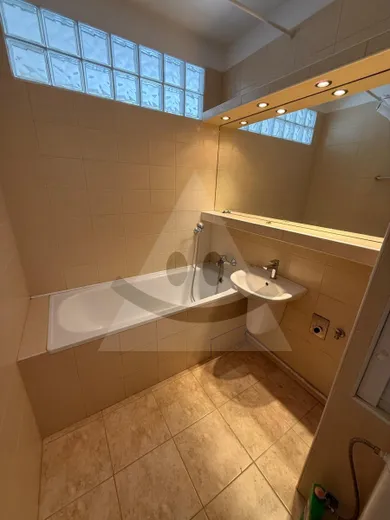 Na prenájom 2-izbový byt, 63 m², Prievidza, V. Benedikta