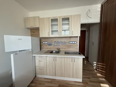 Na prenájom 1-izbový byt, 20 m², Šaľa, Okružná