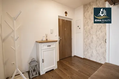 Na predaj 3-izbový byt, 64 m², Trstice