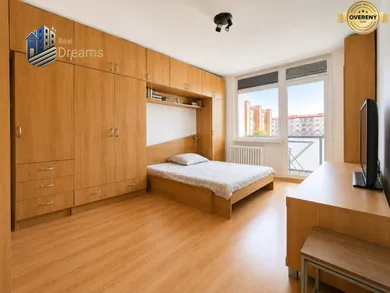 Byty na prenájom 3-izbový, Ružomberok · €570