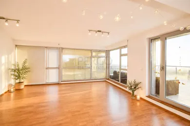 Na prenájom 5-izbový byt, 214 m², Bratislava-Staré Mesto