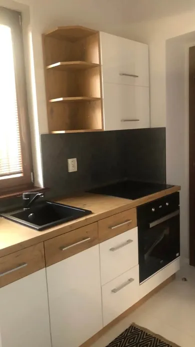 Na prenájom 2-izbový byt, 70 m², Komárno