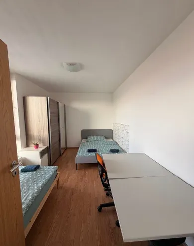 Na predaj 4-izbový byt, 95 m², Bratislava-Nové Mesto, Nová Rožňavská