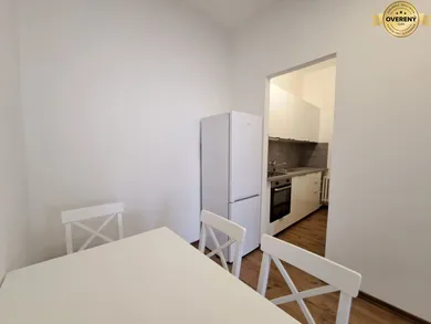 Na prenájom 3-izbový byt, 100 m², Poprad, Námestie sv. Egídia