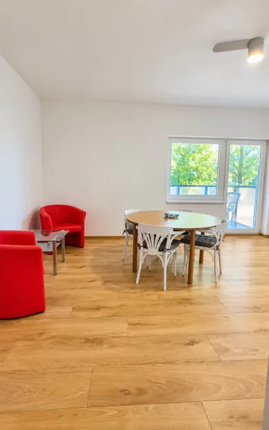 Na prenájom 3-izbový byt, 80 m², Komárno