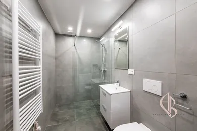 Na prenájom 3-izbový byt, 130 m², Banská Bystrica