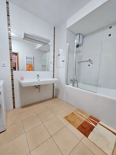 Na predaj 3-izbový byt, 93 m², Bratislava-Karlova Ves