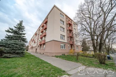 Na prenájom 2-izbový byt, 50 m², Bratislava-Rača, Kadnárová