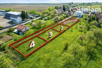 Na predaj pozemok, Jelenec