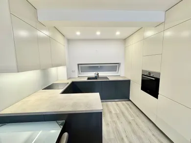 Na prenájom 3-izbový byt, 81 m², Bratislava-Ružinov, Miletičova