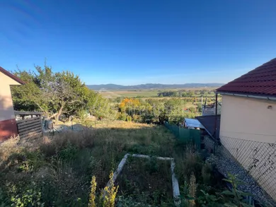 Na predaj pozemok, 372 m², Nové Mesto nad Váhom, -