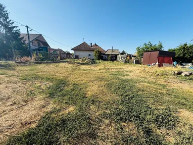 Na predaj pozemok, 650 m², Svätý Peter, Malá