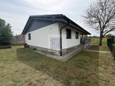 Na predaj dom, 120 m², Svätoplukovo