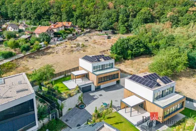Na predaj dom, 383 m², Bratislava-Nové Mesto