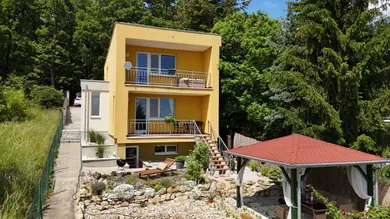 Domy na predaj 4-izbový, Bratislava-Rača · €450 000