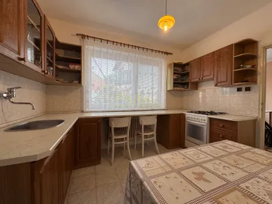 Na predaj 5-izbový dom, 175 m², Piešťany, Dubová