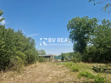 Land for rent in Koš · €100
