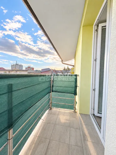 Na prenájom 2-izbový byt, 59 m², Púchov, Ferka Urbánka