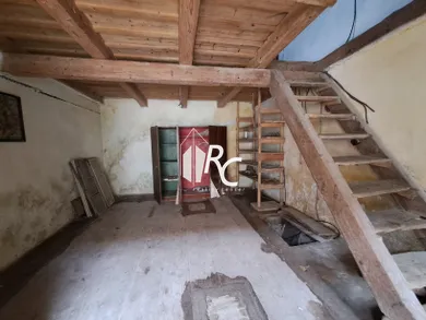 Na predaj dom, Háj
