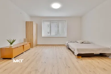 Na prenájom 1-izbový byt, 30 m², Zvolen, Študentská