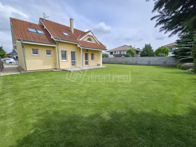 Na predaj dom, 200 m², Galanta