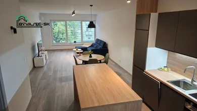 Na prenájom 3-izbový byt, 86 m², Nováky, Štúrova