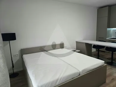 Na prenájom 1-izbový byt, 29 m², Komárno, Parná