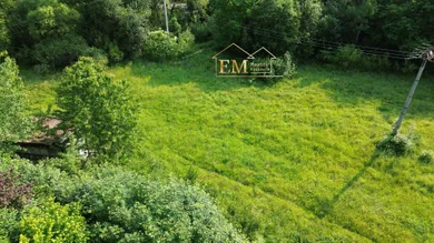 Na predaj pozemok, 205 m², Raková