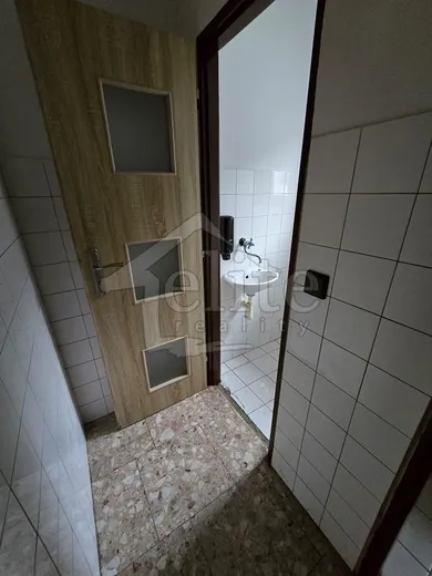 Na prenájom objekt, 59 m², Sverepec