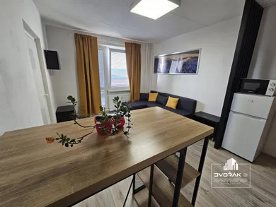 Mieszkania na wynajem, 1-pokojowe, Banská Bystrica · €550