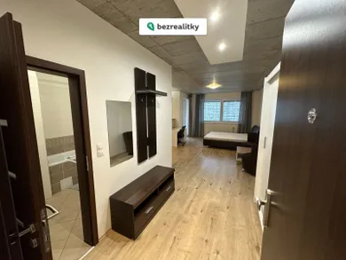 Na prenájom 1-izbový byt, 48 m², Bratislava-Petržalka