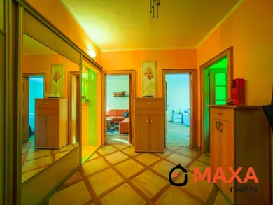 Na predaj 3-izbový byt, 82 m², Prievidza