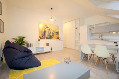 Na prenájom 2-izbový byt, 51 m², Bratislava-Staré Mesto, Konventná