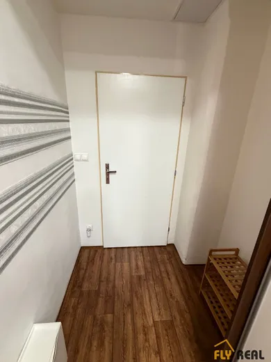 Na prenájom 1-izbový byt, 26 m², Bratislava-Staré Mesto, Jelenia