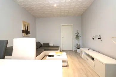 Na prenájom 3-izbový byt, 73 m², Bratislava-Petržalka, Lachova