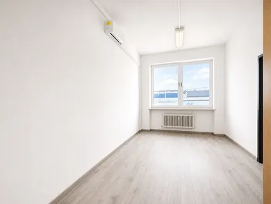 Na prenájom objekt, 31 m², Trnava, Bulharská