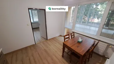 Na predaj 2-izbový byt, 64 m², Bratislava-Lamač