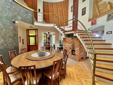 Eladó házak, 7-szobás, Dunajská Streda · €690 000