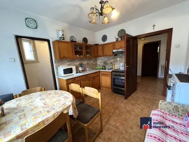 Na predaj 4-izbový dom, 429 m², Veľké Rovné