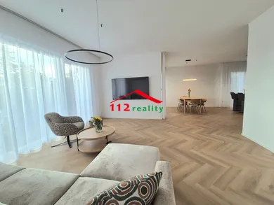 Na prenájom 4-izbový byt, 130 m², Bratislava-Nové Mesto, Royova